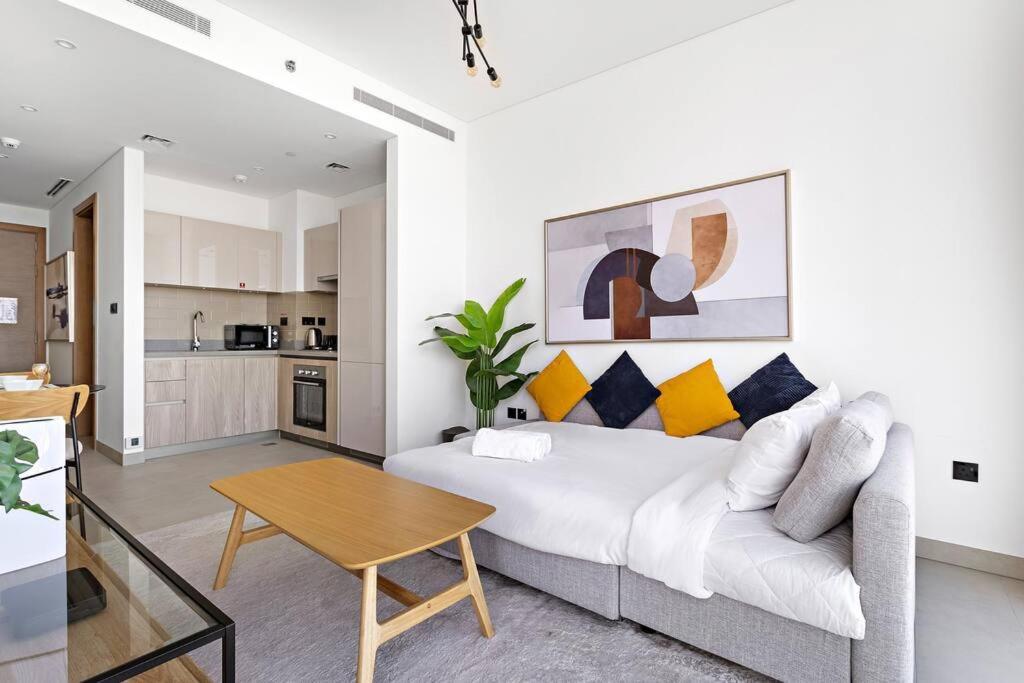 First Class 1br Sophisticated Living *