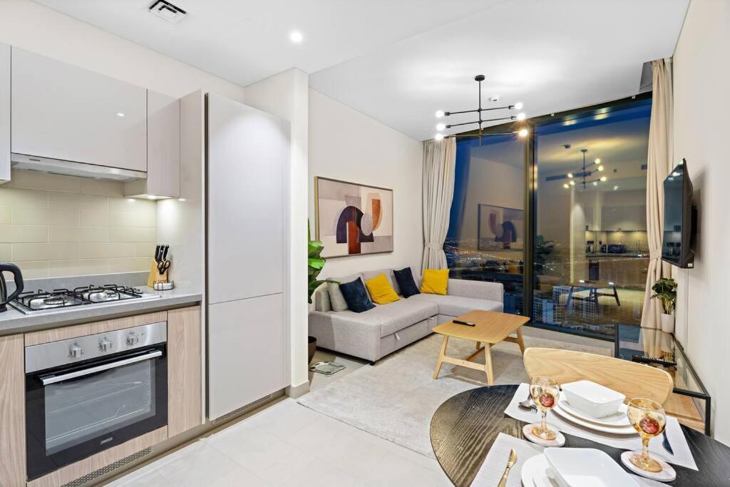 First Class 1br Sophisticated Living *